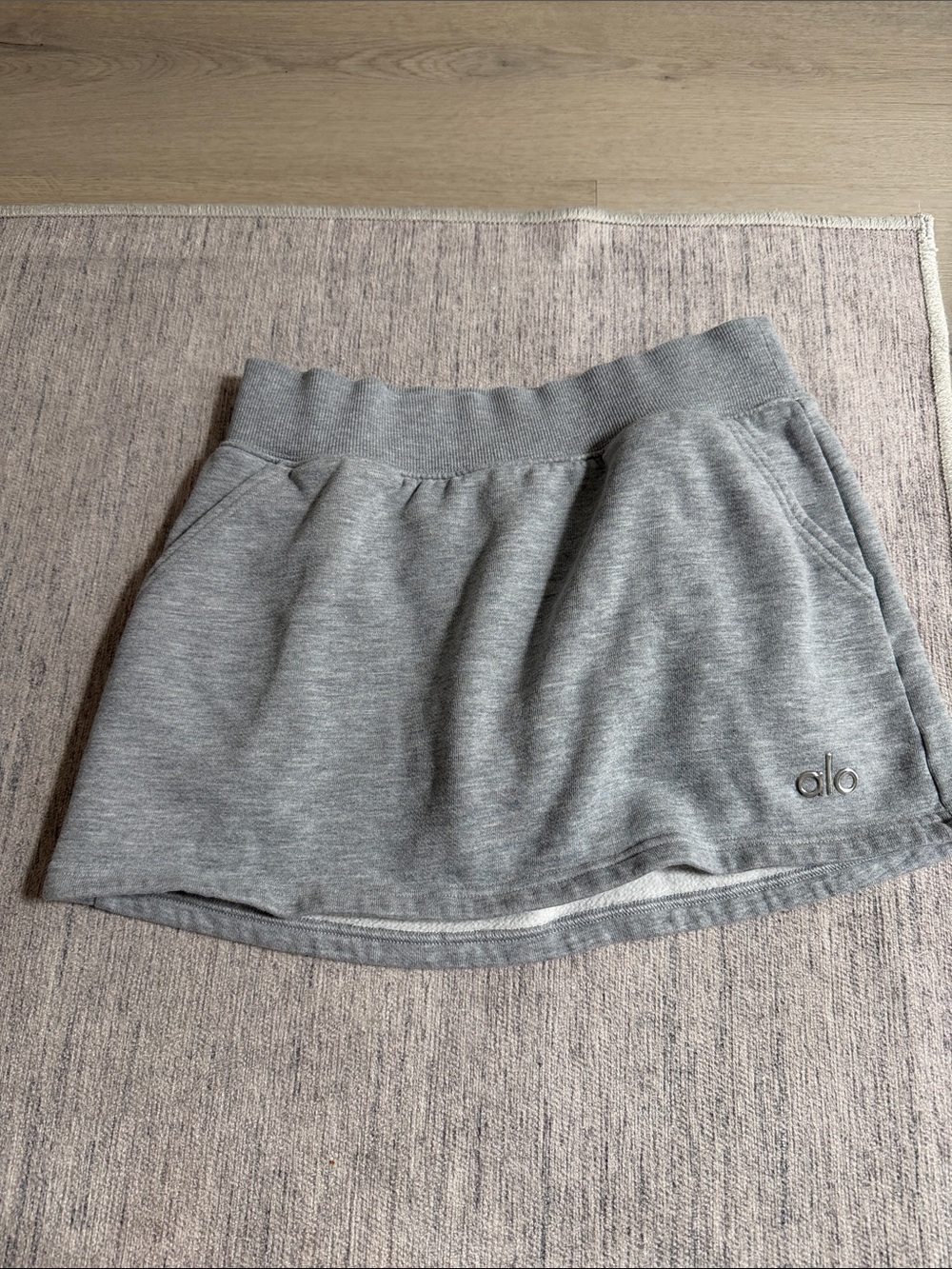 Alo Essentials accolade Heather Gray Sweat Skort